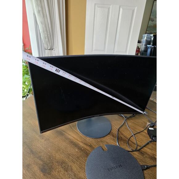 Samsung 27" c27t550fdn FHD 75Hz Curved Gaming Monitor - Picture 3 of 16